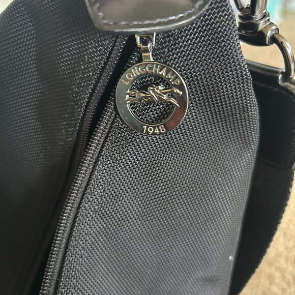 Longchamp Black Duffel Bag with Lock and Removable Shoulder Strap - Picture 4 of 5